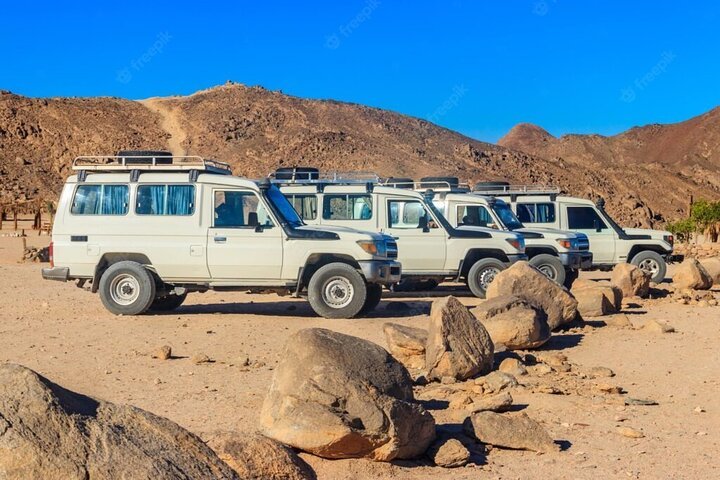 Safari nel deserto in jeep e cena beduina con osservazione delle stelle da Hurghada.