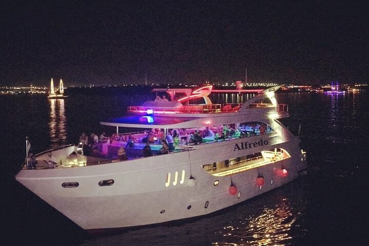 Orientalische Dinner-Kreuzfahrt mit Bauchtanz-Show in Sharm El-Sheikh