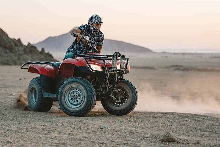 3 heures de quad privé avec promenade à dos de chameau depuis Hurghada