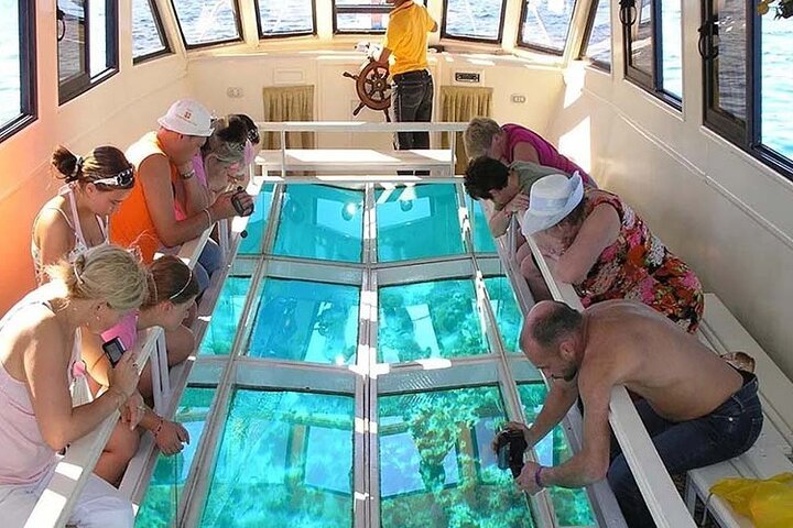 1-Hour Glass-Bottom Boat Tour with Private Transfer from Sharm El Sheikh