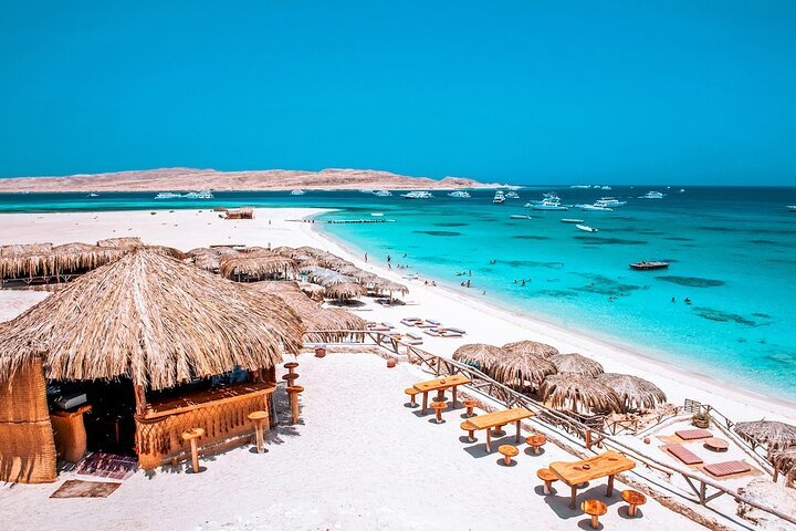 Eden Island Full-Day Boat Trip with Lunch from Hurghada