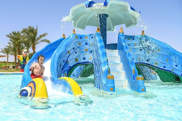Makadi Water World Aqua Park Day Use with Lunch from Hurghada
