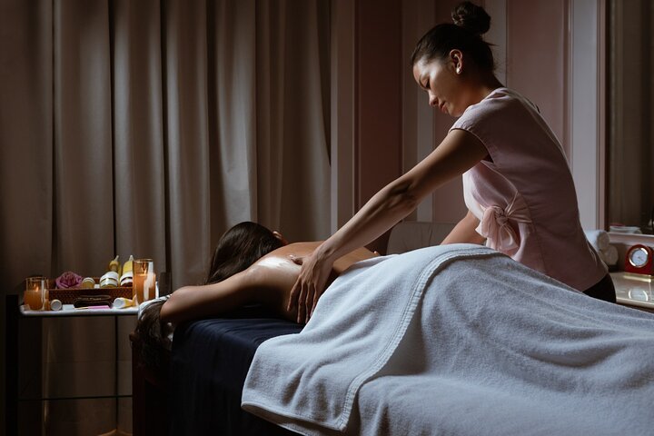 Bagno turco e di Cleopatra con massaggio di 45 minuti, sauna, vapore e idromassaggio da Hurghada.