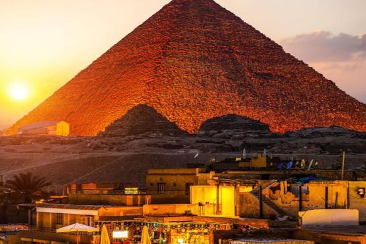 Pyramids & Egyptian Museum Full-Day Guided Tour by Bus from Sharm El-Sheikh
