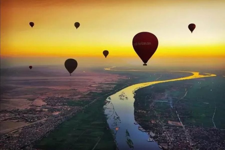 Private Luxor Overnight Tour with Hot Air Balloon from Hurghada